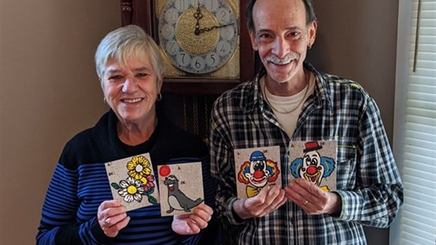 Un couple de Richmond s’adonne à la confection de cartes de souhaits écologiques