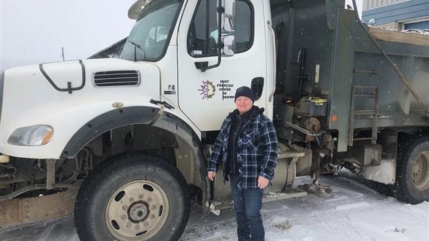 Une première femme conductrice de chasse-neige  à Saint-François-Xavier-de-Brompton