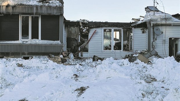 Une maison ravagée par le feu à Danville