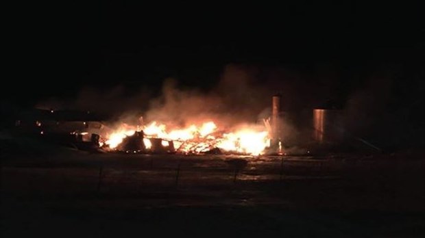 Une ferme laitière de Saint-Camille réduite aux cendres