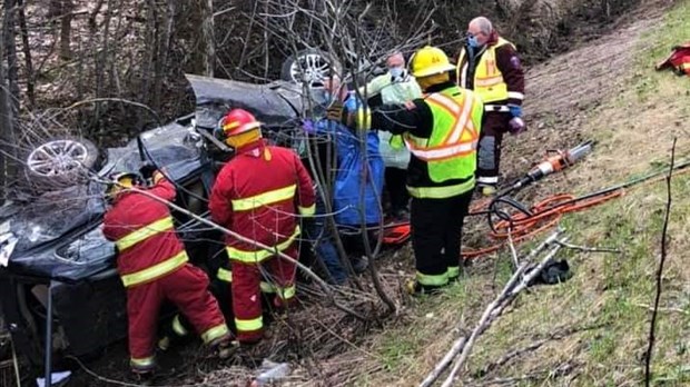 Une violente sortie de route fait un blessé dans le Canton de Melbourne