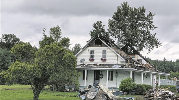 Une résidence lourdement endommagée par le feu à Saint-Georges-de-Windsor