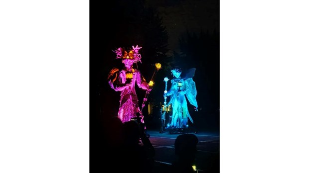 Danville participe à un spectacle de le Dame de coeur