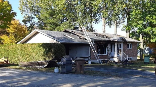 Une résidence lourdement endommagée par les flammes à Danville