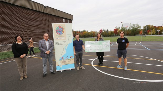 Une nouvelle cour pour l’école secondaire du Tournesol