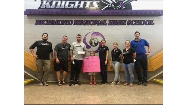 Remise de 5 728 $ aux secteurs sportifs des écoles anglophones de Richmond