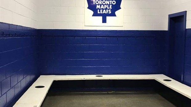 Un peu de LNH dans les vestiaires de l’aréna Connie-Dion