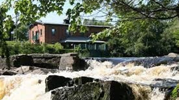 Les jeudis 5 à 7 en musique au Parc historique de la Poudrière, ce n’est pas de la p’tite bière 