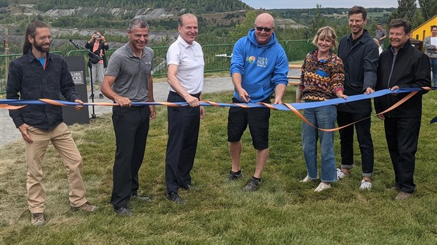 La Place de la Traversée inaugurée à Val-des-Sources