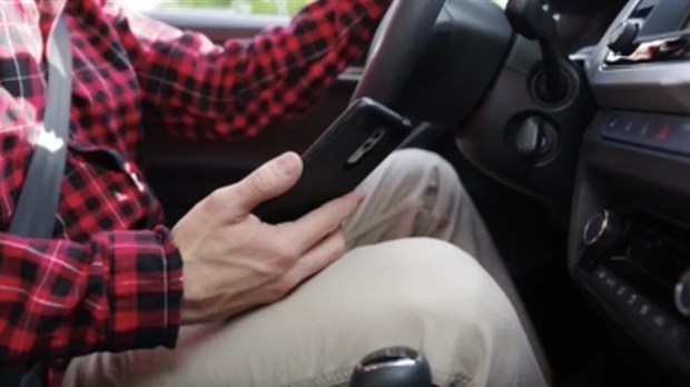 Au volant, pensez à conduire!