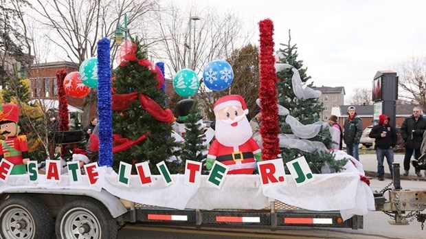 Un 10e défilé de Noël dans les rues de Windsor