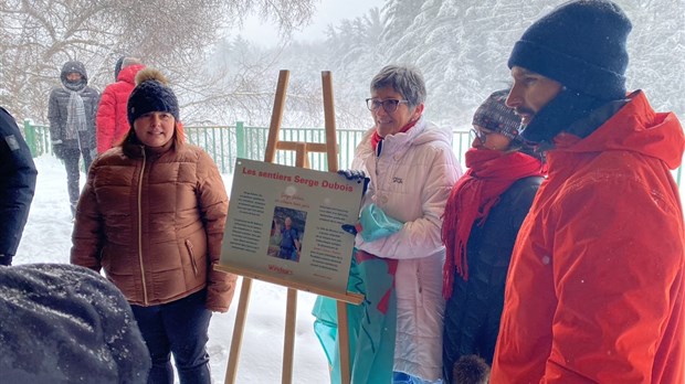 Des dizaines de personnes se déplacent pour un hommage à Serge Dubois