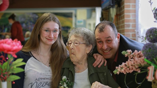 La Résidence Wotton célèbre les 105 ans de Mme Annette Houle