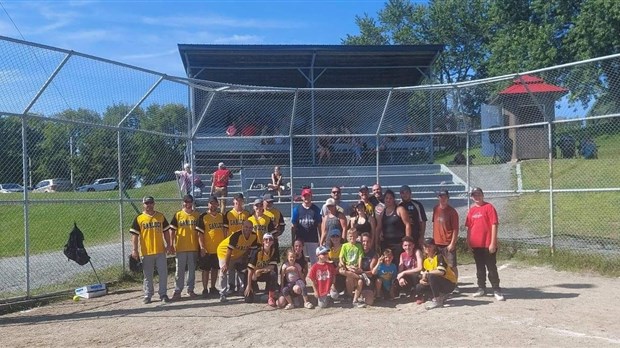 Beaucoup de plaisir au tournoi familial de balle donnée de Saint-Claude
