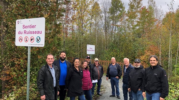 Saint-François-Xavier-de-Brompton inaugure le sentier du Ruisseau