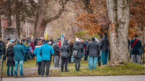 Le Jour du Souvenir attire plus de 200 personnes à Richmond