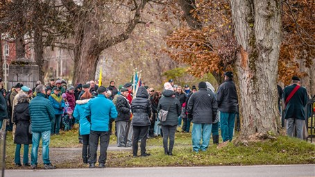 Le Jour du Souvenir attire plus de 200 personnes à Richmond