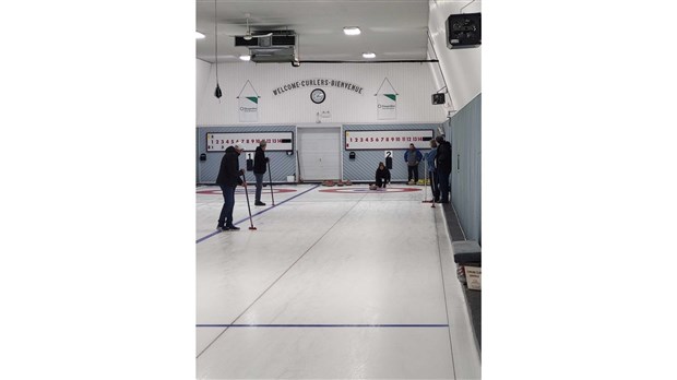 Le premier tournoi de curling de la mairesse permet de distribuer plus de 1000 $
