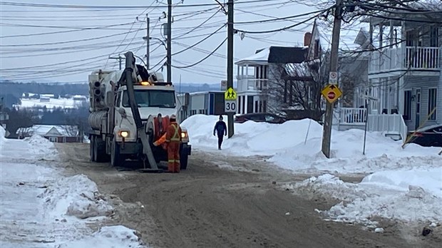 Vérification de conformité des travaux sur la rue Ambroise-Dearden