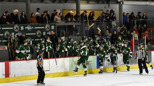 Le Desjardins — Wild explose en troisième période et la série est égale 2-2