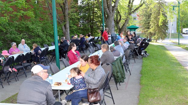 Plus de 550 hot-dogs distribués pendant la Fête de la famille