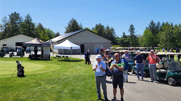 Participation record au tournoi de golf du maire de Val-des-Sources