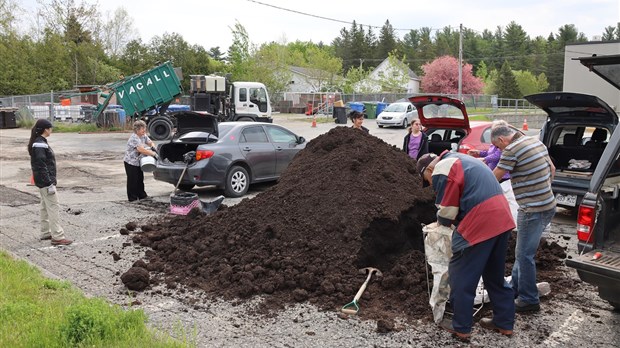 Windsor distribue du compost et des arbres