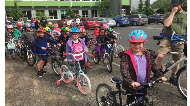 Une activité de randonnée à bicyclette pour des élèves de l’école Hamelin
