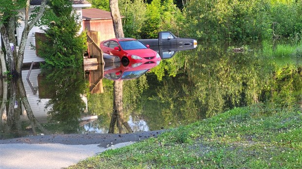 La crue des eaux surprend le secteur des Trois-Lacs