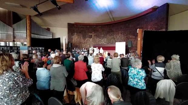Théâtre et causerie pour la Journée internationale des aînés