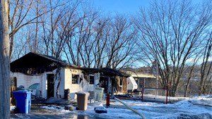 Les flammes détruisent un garage de la rue Bouffard à Windsor
