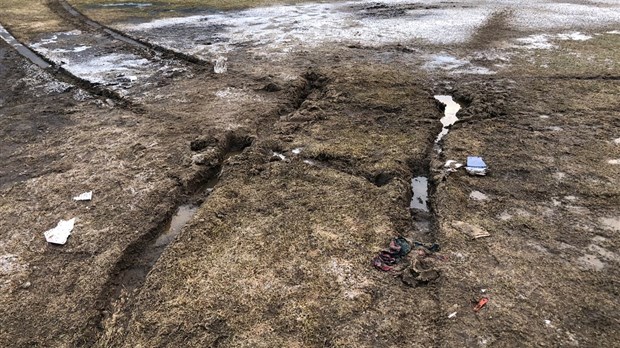 Le terrain de soccer de Saint-Denis vandalisé