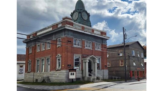 Restructuration et abolition de deux postes !