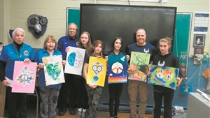Le concours des affiches de la paix rassemble les jeunes à réfléchir sur le thème « Ensemble et Unis »