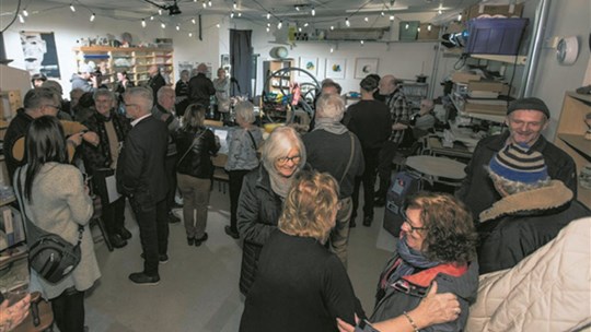 Des locaux plus spacieux et un hommage surprise à son président-fondateur pour la Source d’Arts