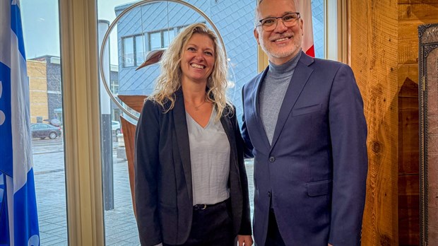 Le député Eric Lefebvre accueille Natacha Ratté au sein de son équipe