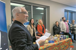 Eric Lefebvre inaugure son bureau à Windsor