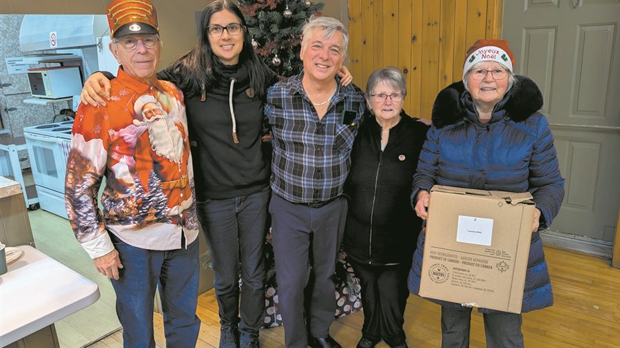 Les paniers de Noël des Filles d’Isabelle apportent chaleur et réconfort à plus de 256 familles de Val-des-Sources