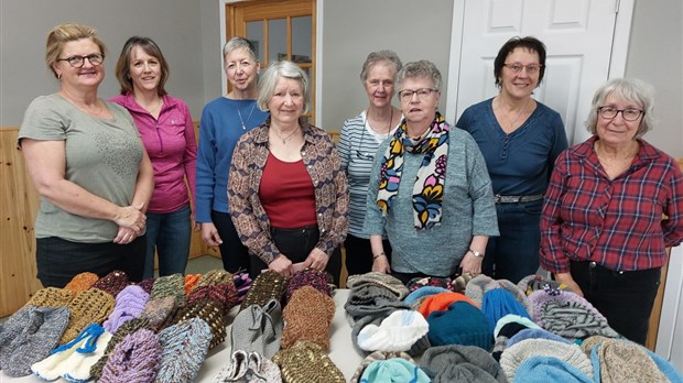 Des tuques et des pantoufles pour les gens en dialyse