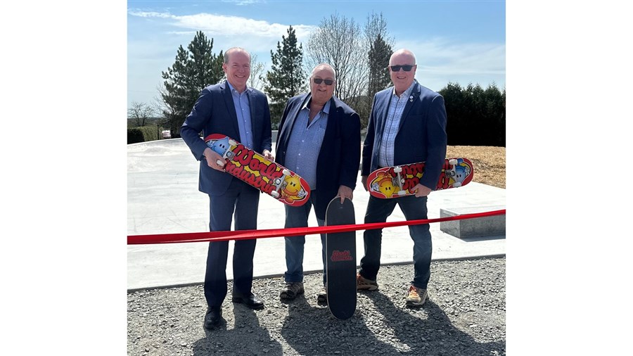 Un tout nouveau parc de planche à roulettes inauguré à Saint-Adrien