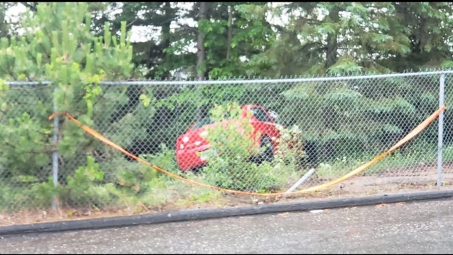 Une importante sortie de route sur le boulevard Saint-Luc à Val-des-Sources
