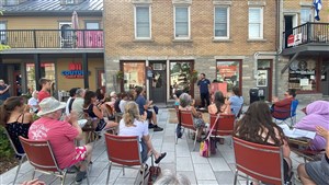 Un nouveau rendez-vous artistique hebdomadaire au cœur du Carré à Danville