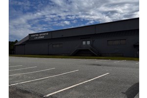 L’extérieur de l’aréna de Windsor a été entièrement repeint