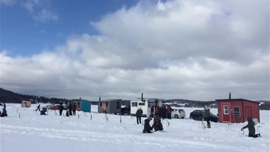 Une journée d’initiation à la pêche blanche sur les glaces du lac des Trois-Lacs