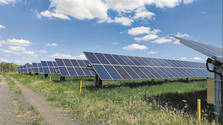 30 000 panneaux solaires pourraient être installés dans le parc industriel 4M2 de Val-des-Sources