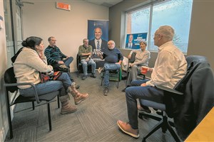 Une vingtaine de citoyens prennent le café avec le député Lefebvre