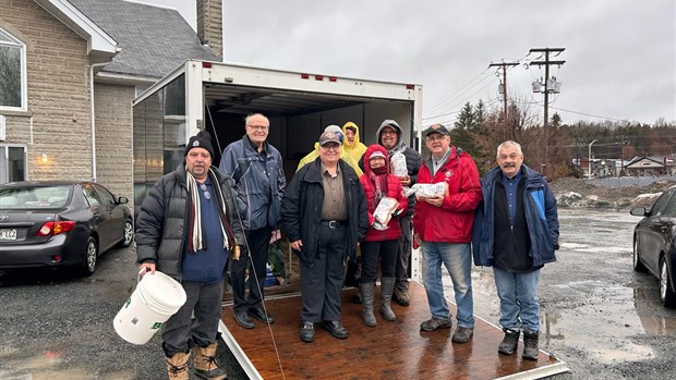 Les Chevaliers de Colomb de Windsor remettent 10 000 $ à Caritas Estrie