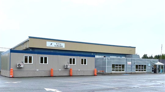 Saint-Denis consulte la population sur l’avenir de son aréna