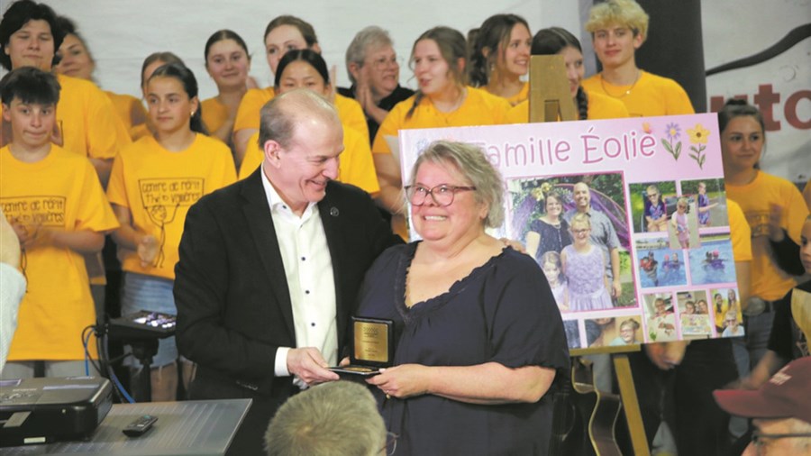 La médaille du Député remise à Roxanne Vallières