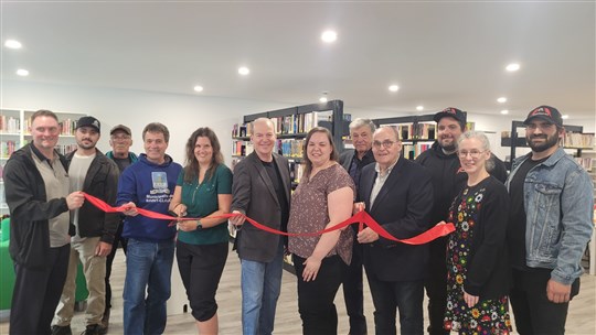 Saint-Claude : bibliothèque rénovée et service de garde inaugurés